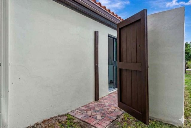 1472 Via Cameron, Jupiter, FL 33477