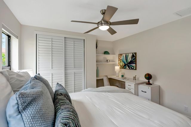 1472 Via Cameron, Jupiter, FL 33477