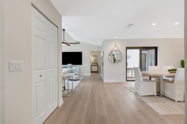 1472 Via Cameron, Jupiter, FL 33477