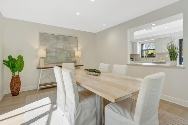 1472 Via Cameron, Jupiter, FL 33477