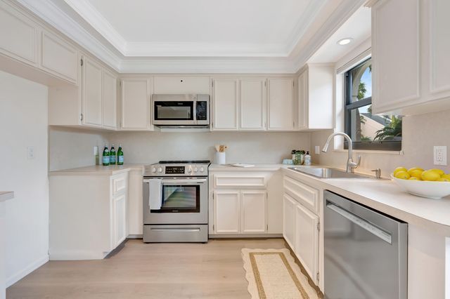 1472 Via Cameron, Jupiter, FL 33477