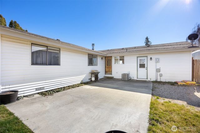519 S Pommer Ave, Moses Lake, WA 98837