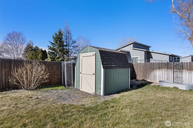519 S Pommer Ave, Moses Lake, WA 98837