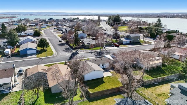 519 S Pommer Ave, Moses Lake, WA 98837