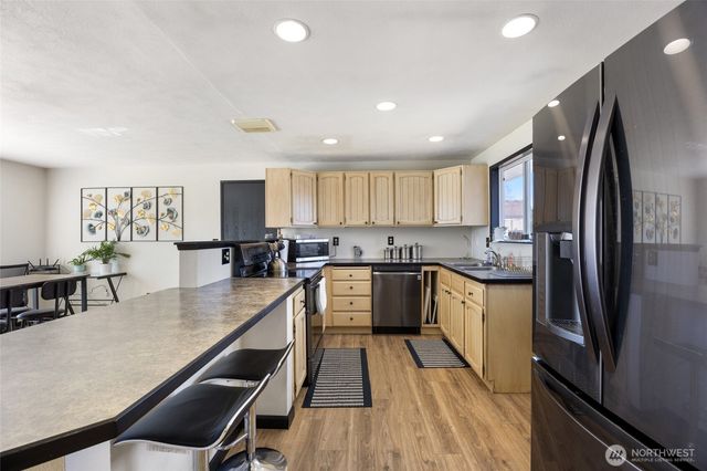 519 S Pommer Ave, Moses Lake, WA 98837