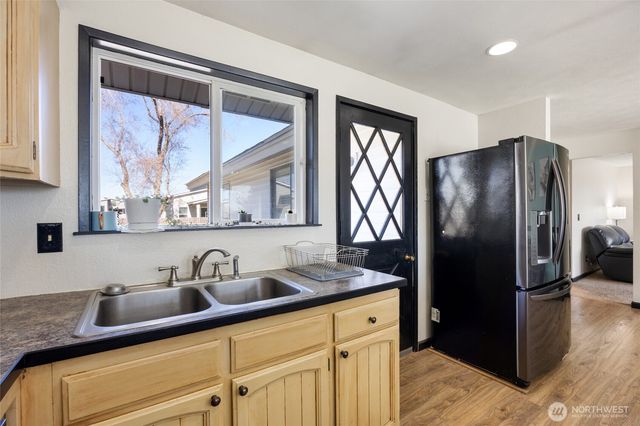 519 S Pommer Ave, Moses Lake, WA 98837