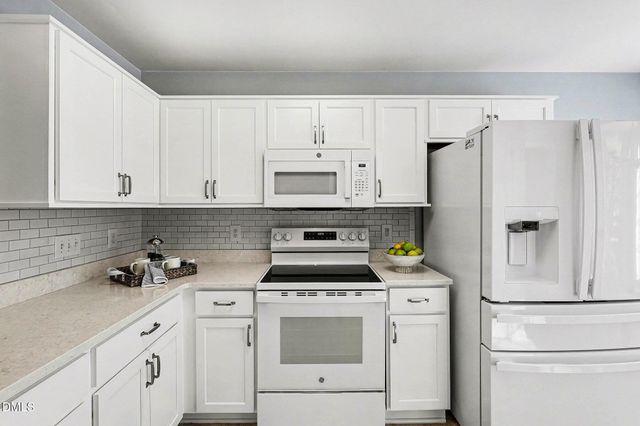 104 Knightsborough Way, Apex, NC 27502