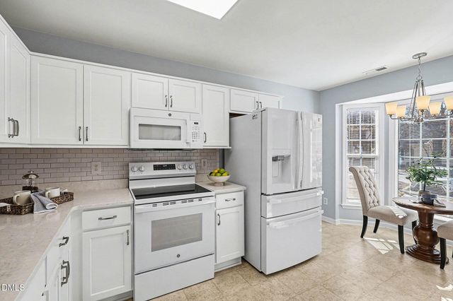 104 Knightsborough Way, Apex, NC 27502