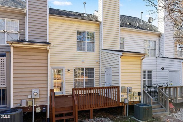 104 Knightsborough Way, Apex, NC 27502