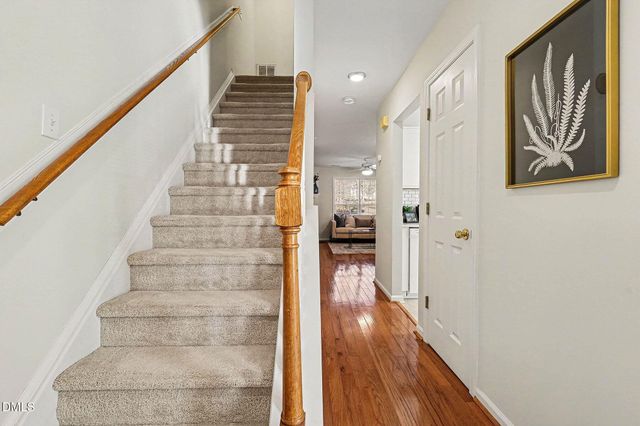 104 Knightsborough Way, Apex, NC 27502