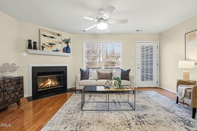 104 Knightsborough Way, Apex, NC 27502