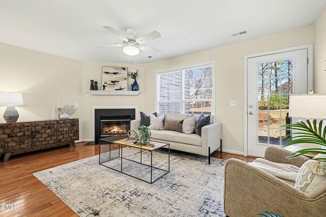 104 Knightsborough Way, Apex, NC 27502