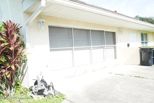 711 Hunan Street NE, Palm Bay, FL 32907