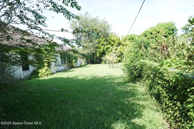 711 Hunan Street NE, Palm Bay, FL 32907