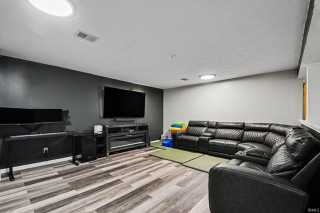 25827 Little Fox Trail, South Bend, IN 46628