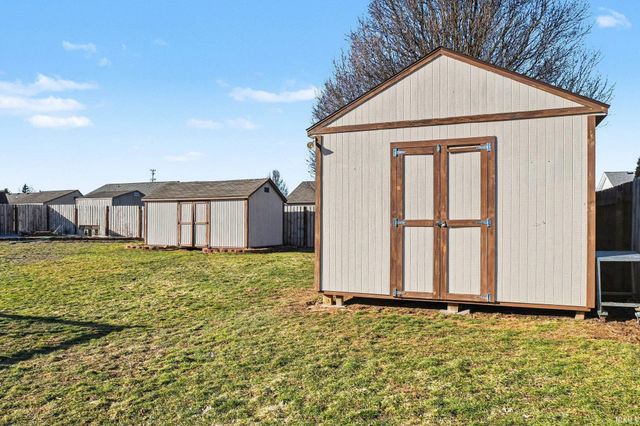 25827 Little Fox Trail, South Bend, IN 46628