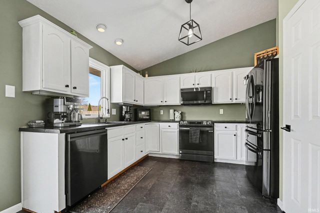 25827 Little Fox Trail, South Bend, IN 46628