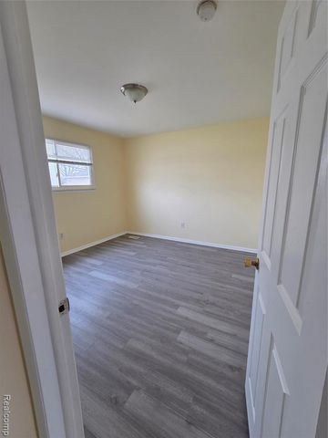 16053 Jackson Street, Taylor, MI 48180