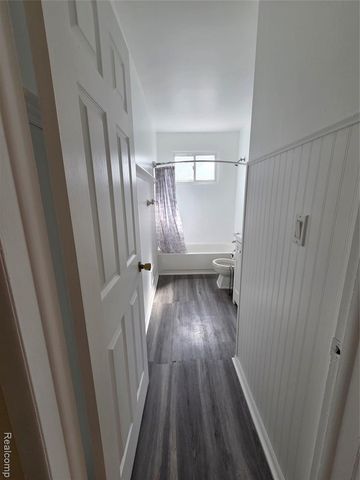 16053 Jackson Street, Taylor, MI 48180