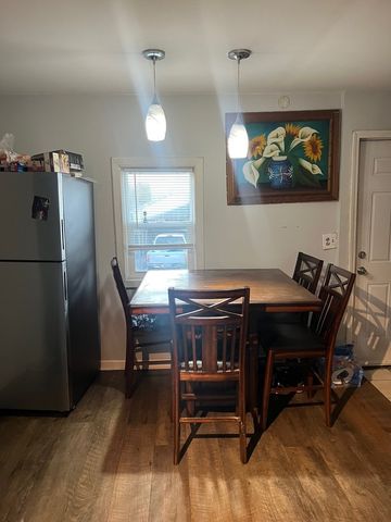 5136 S Richmond Street, Chicago, IL 60632