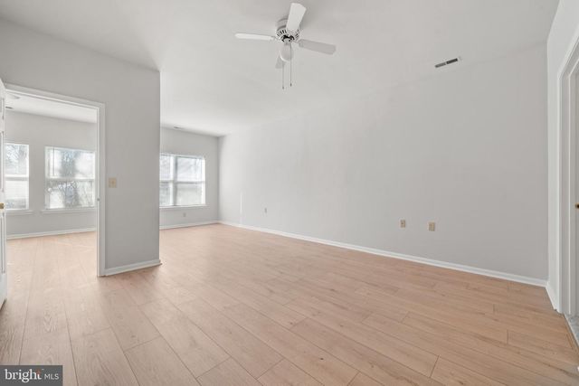 16 NEWPORT RD, Manahawkin, NJ 08050