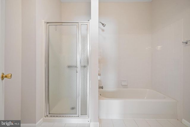 16 NEWPORT RD, Manahawkin, NJ 08050