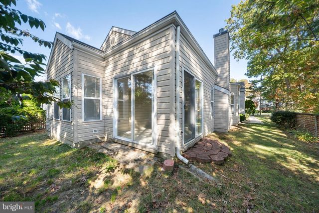 16 NEWPORT RD, Manahawkin, NJ 08050