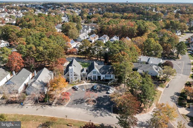 16 NEWPORT RD, Manahawkin, NJ 08050