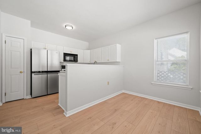 16 NEWPORT RD, Manahawkin, NJ 08050