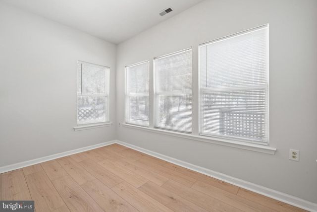 16 NEWPORT RD, Manahawkin, NJ 08050