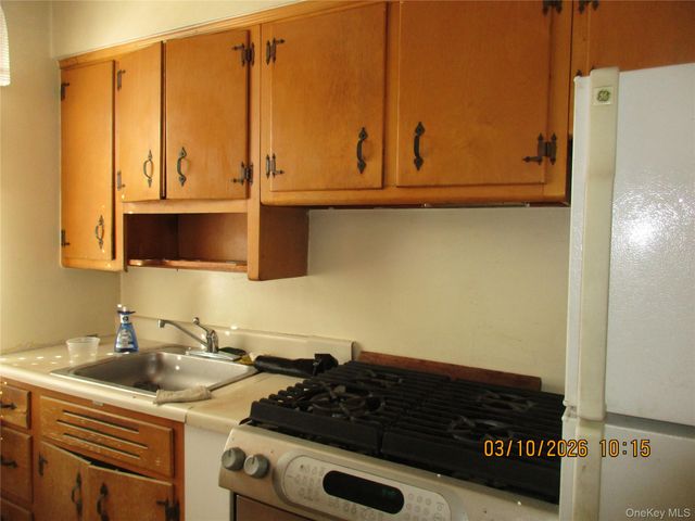 6031 56th Drive, Maspeth, NY 11378