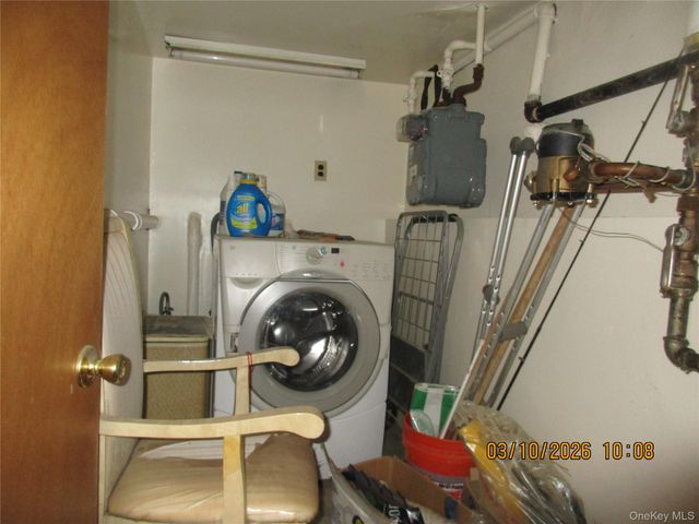 6031 56th Drive, Maspeth, NY 11378