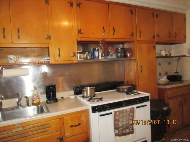 6031 56th Drive, Maspeth, NY 11378