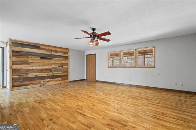 300 Small Pond Drive, Cleveland, GA 30528