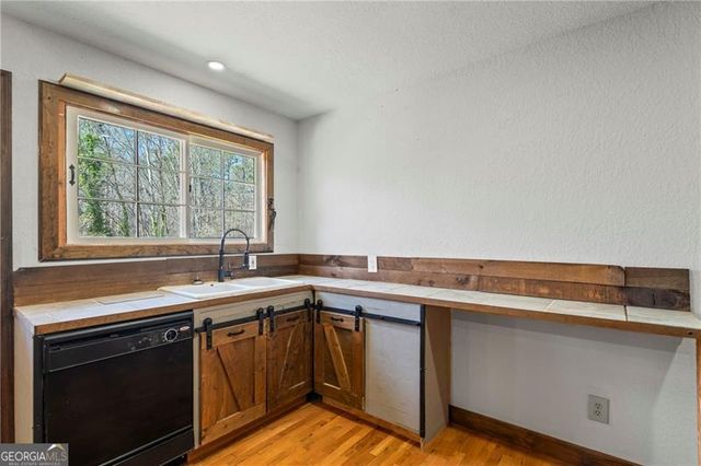 300 Small Pond Drive, Cleveland, GA 30528