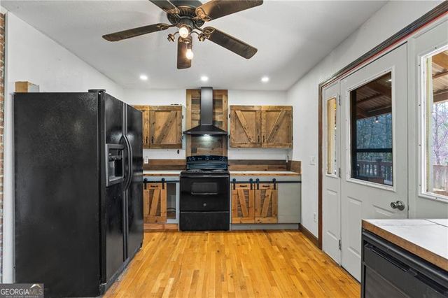 300 Small Pond Drive, Cleveland, GA 30528