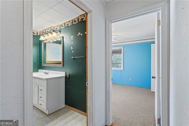 300 Small Pond Drive, Cleveland, GA 30528