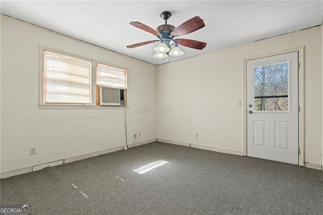 300 Small Pond Drive, Cleveland, GA 30528