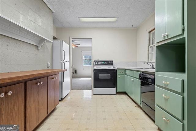 300 Small Pond Drive, Cleveland, GA 30528