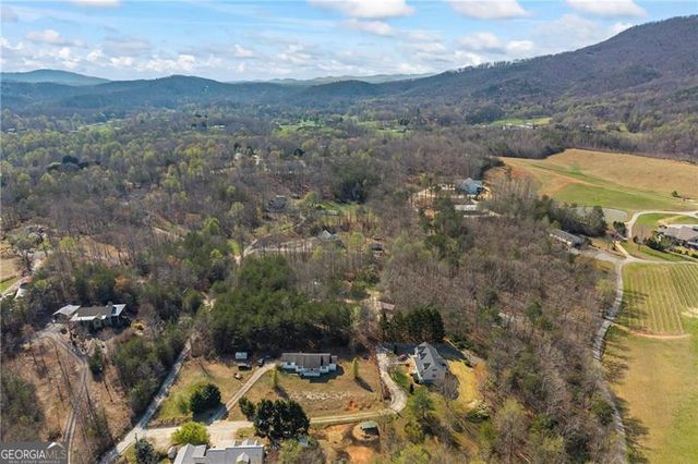 300 Small Pond Drive, Cleveland, GA 30528