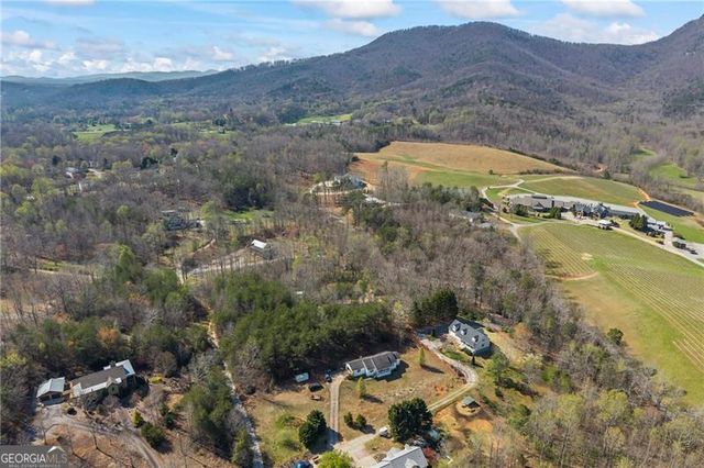 300 Small Pond Drive, Cleveland, GA 30528