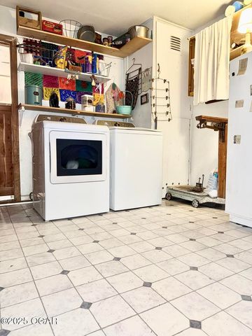 2808 Blue Bell Avenue, Neosho, MO 64850