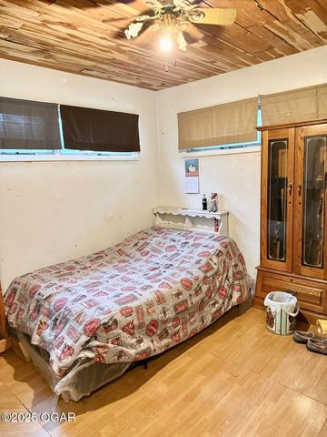 2808 Blue Bell Avenue, Neosho, MO 64850