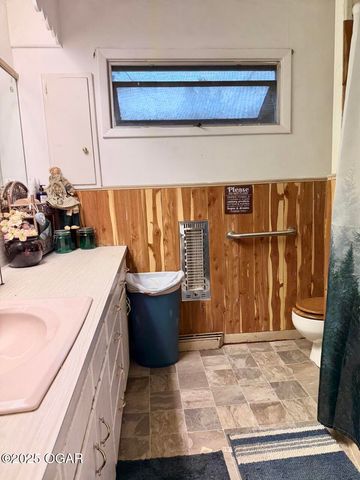 2808 Blue Bell Avenue, Neosho, MO 64850