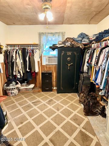 2808 Blue Bell Avenue, Neosho, MO 64850