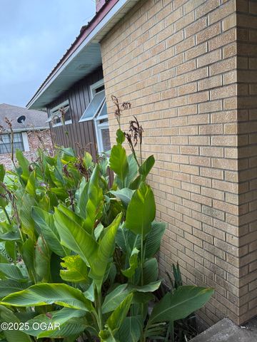 2808 Blue Bell Avenue, Neosho, MO 64850