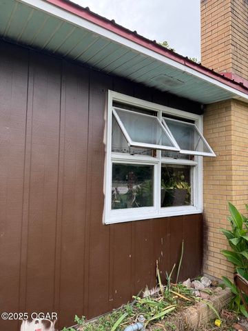 2808 Blue Bell Avenue, Neosho, MO 64850