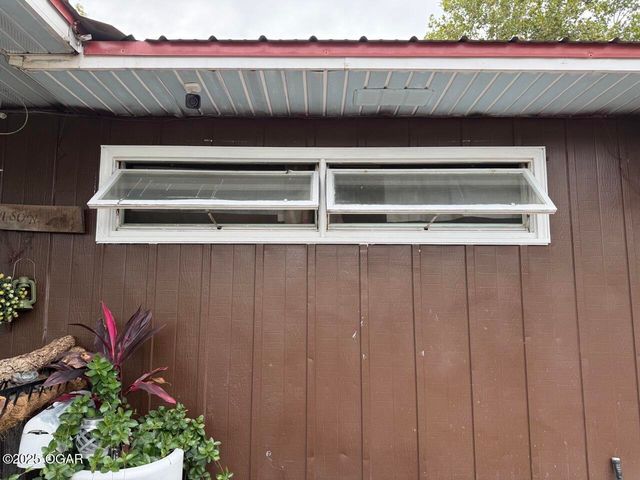 2808 Blue Bell Avenue, Neosho, MO 64850