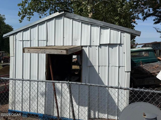 2808 Blue Bell Avenue, Neosho, MO 64850