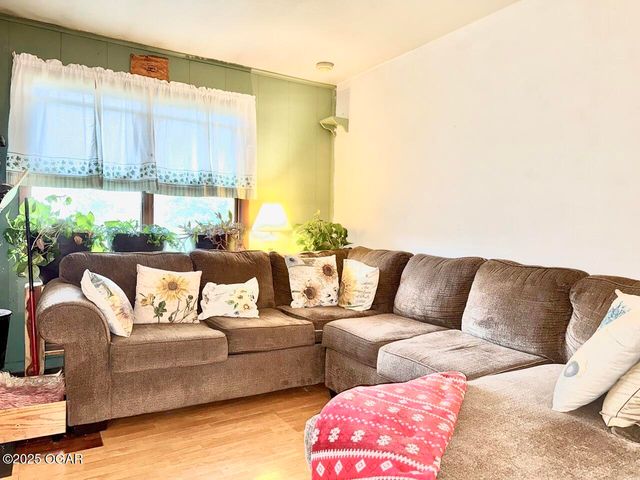 2808 Blue Bell Avenue, Neosho, MO 64850